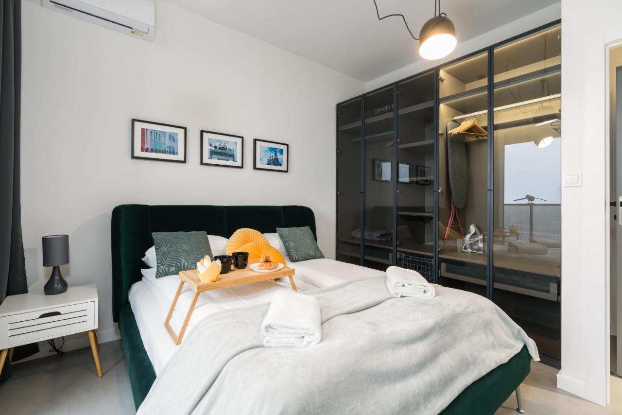 Widokowy Apartament Wojciechowskiego Parking I Loggia By Renters Prestige Poznań Exteriör bild