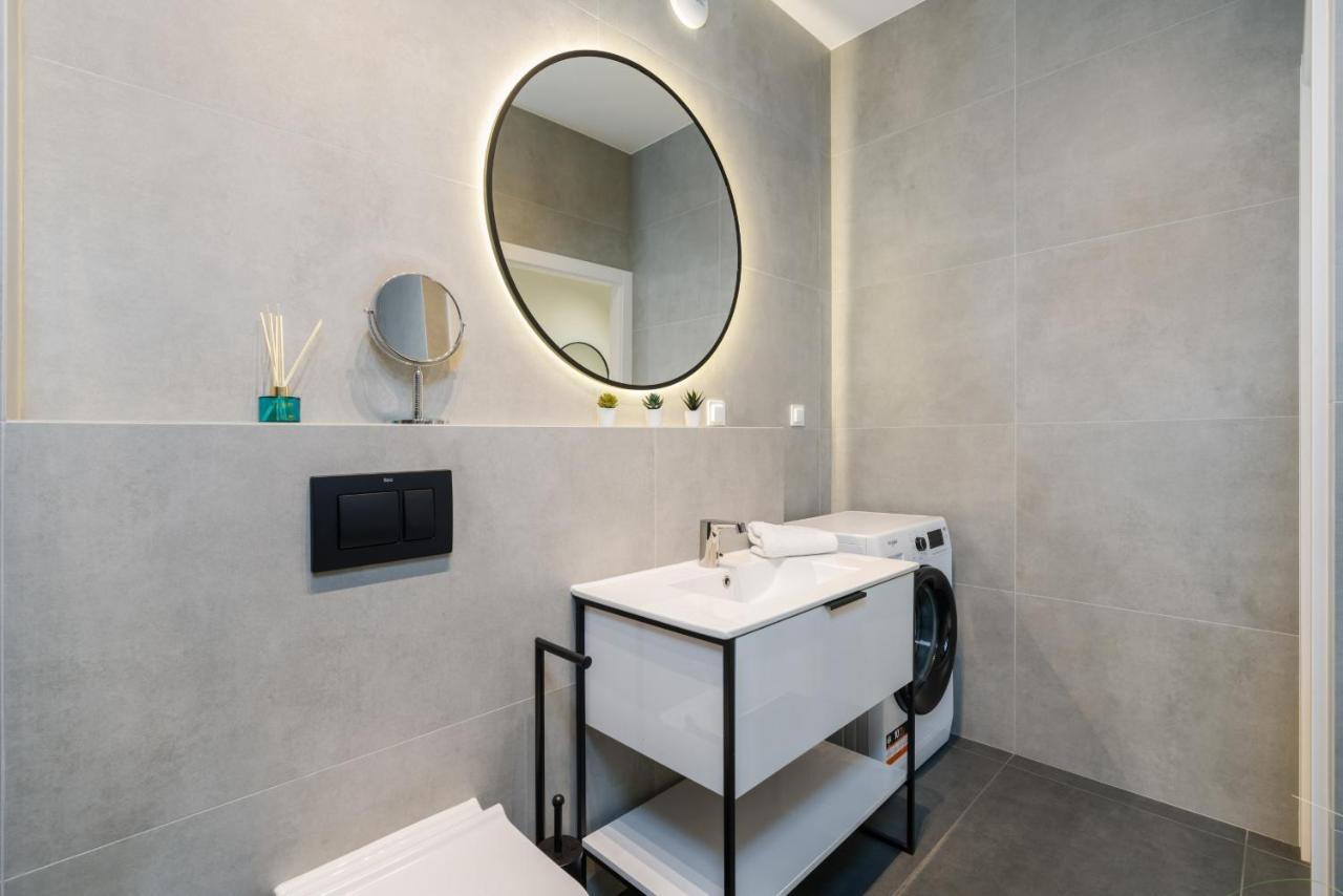Widokowy Apartament Wojciechowskiego Parking I Loggia By Renters Prestige Poznań Exteriör bild