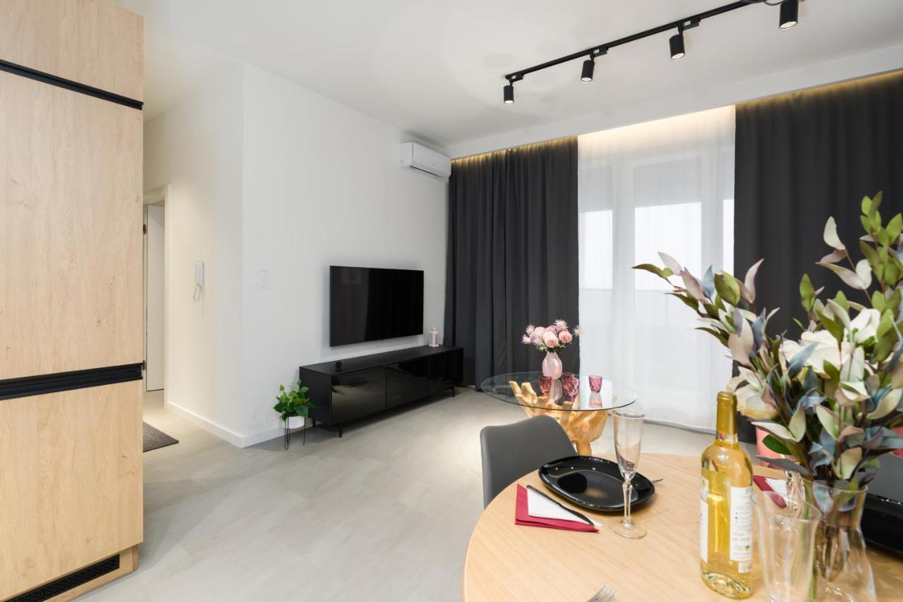 Widokowy Apartament Wojciechowskiego Parking I Loggia By Renters Prestige Poznań Exteriör bild