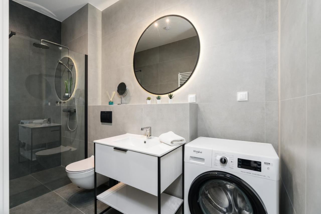 Widokowy Apartament Wojciechowskiego Parking I Loggia By Renters Prestige Poznań Exteriör bild
